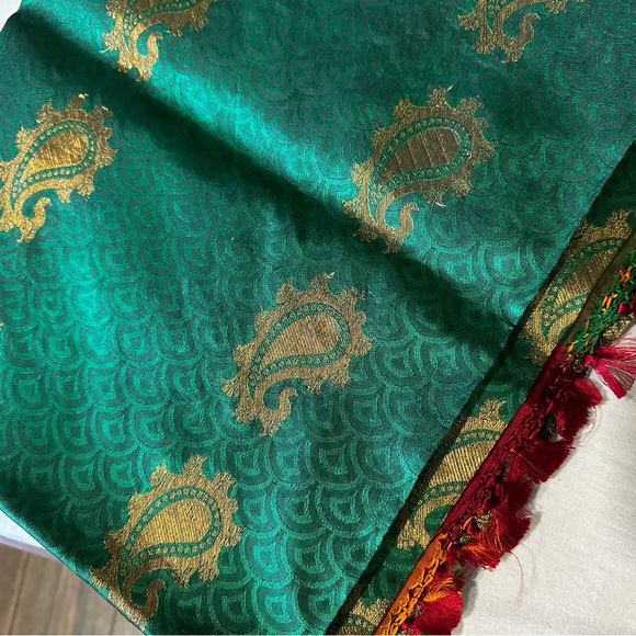 Dark green kanjeevaram saree with box pallu - Picture 6 of 6